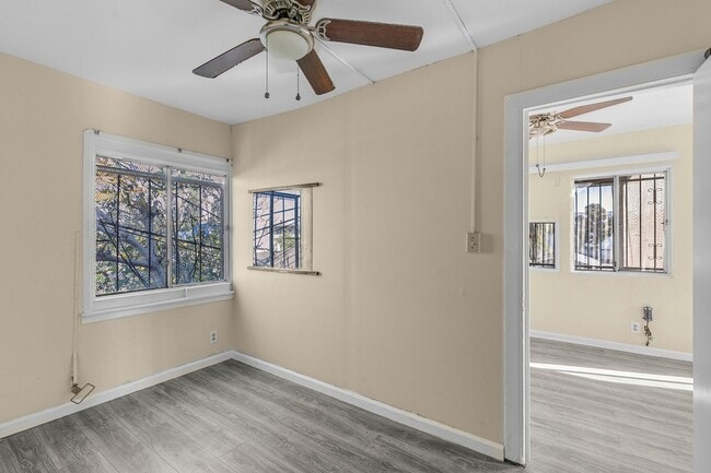 Building Photo - 10627 1/2 S Vermont Ave