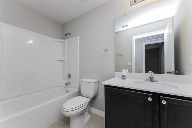 Building Photo - 387 Begonia Ct