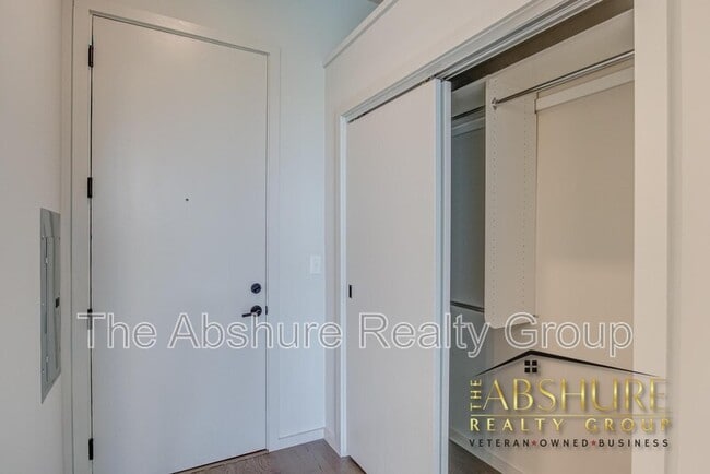 Building Photo - 600 S Duke St