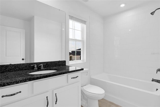 Building Photo - 1100 Lakeshore Breeze Pl