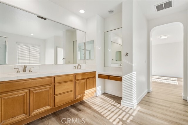 Building Photo - 6 Sutton