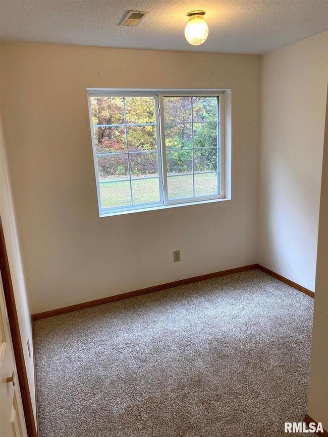 Building Photo - 3804 Creek Hill Dr