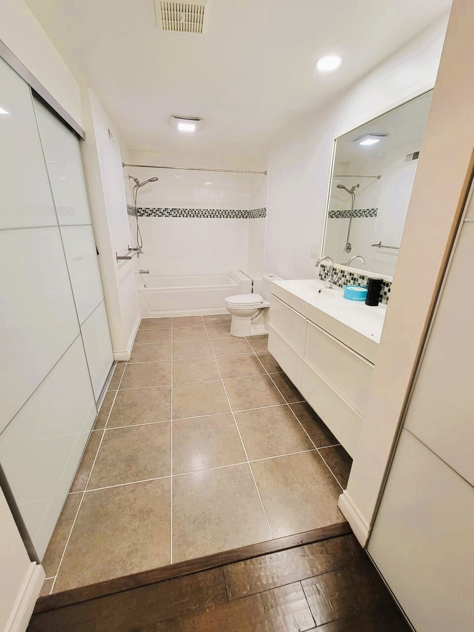 Building Photo - 5313 Sevilla Ct