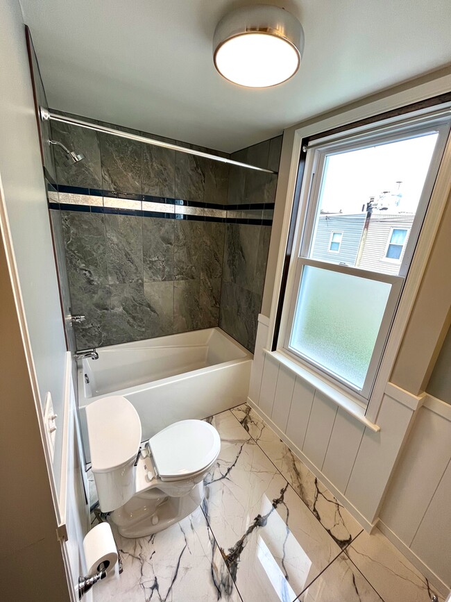 Bathroom 1 - 3053 Tulip St