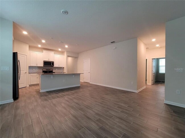 Building Photo - 5579 Bakewell Pl