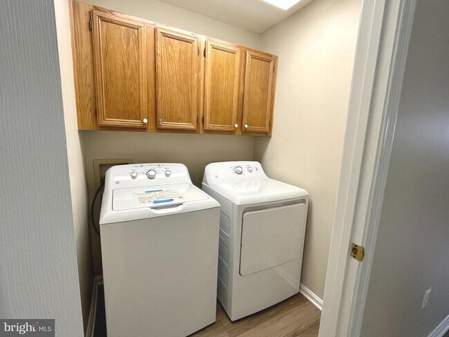 Building Photo - 1122 Huntmaster Terrace NE