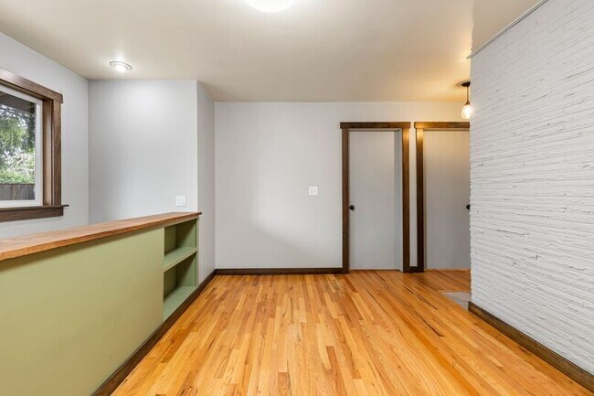 Building Photo - 12507 NE Knott St