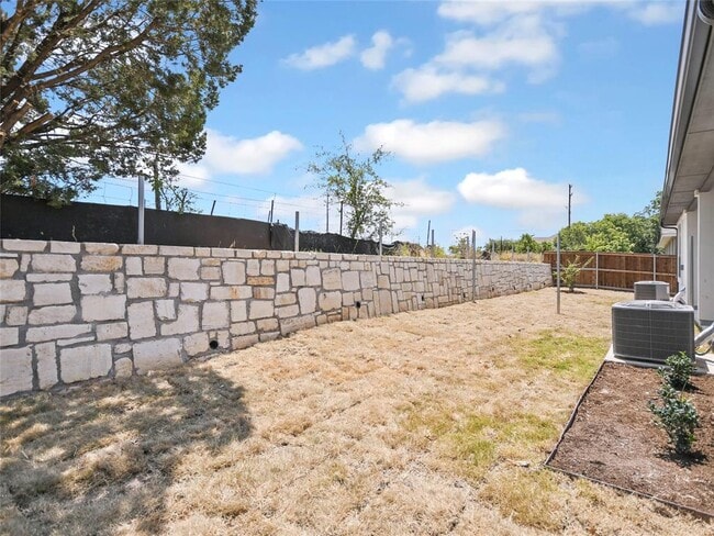 Building Photo - 408 Parkline Dr