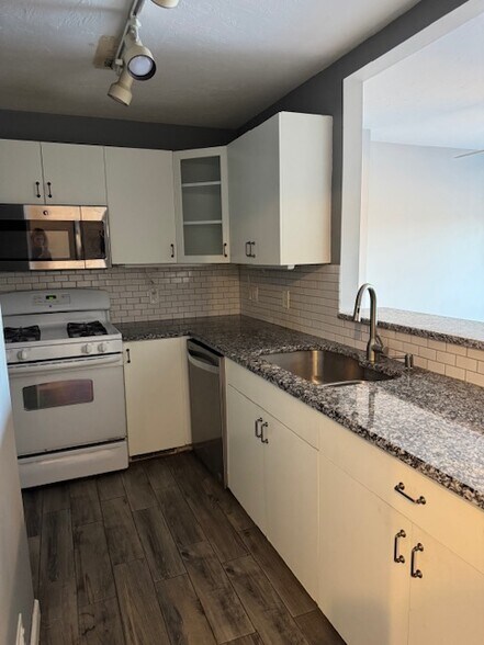 Building Photo - 190 S Quinsigamond Ave