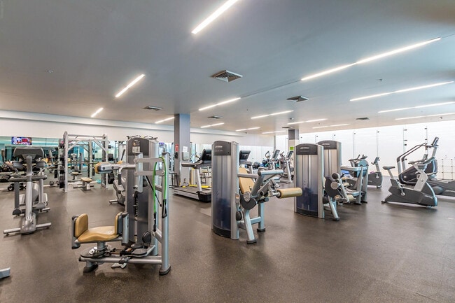 Building Photo - 7147 E Rancho Vista Dr