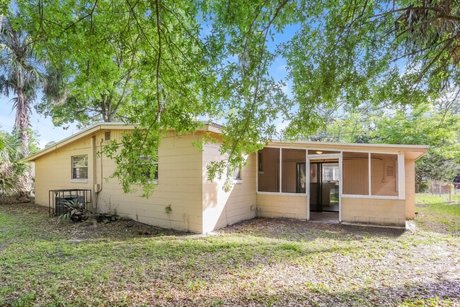 Building Photo - 8863 Yeoman Dr
