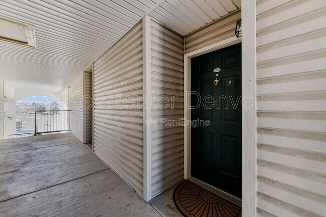 Building Photo - 12304 W Cross Dr
