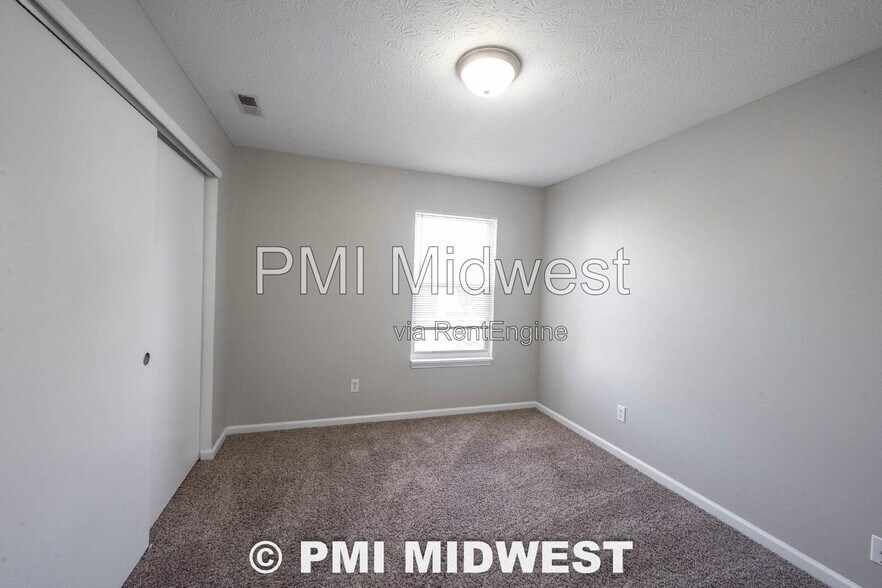 Building Photo - 11550 Signet Ln