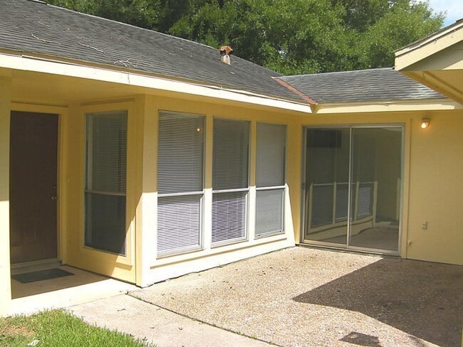 Building Photo - 16034 Eastcape Dr