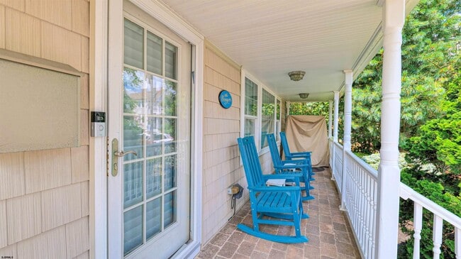 Building Photo - 6 N Lancaster Ave