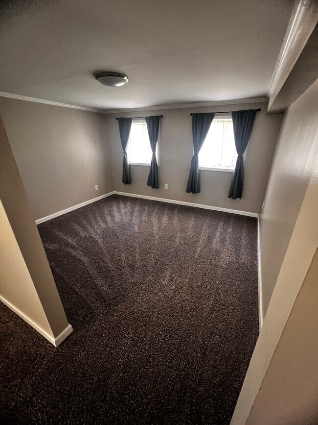 Building Photo - 2615 Metamora Rd