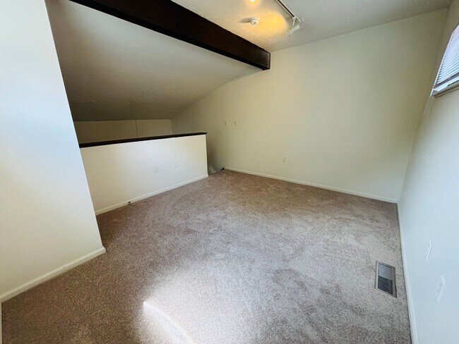 Building Photo - 1 Bedroom 1 Bath  with Loft Condo