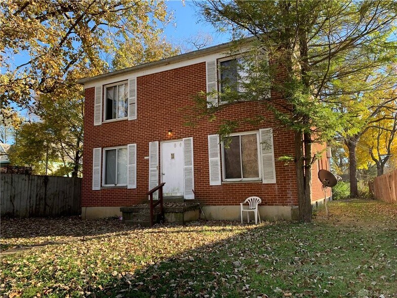 Building Photo - 1116 W Grand Ave