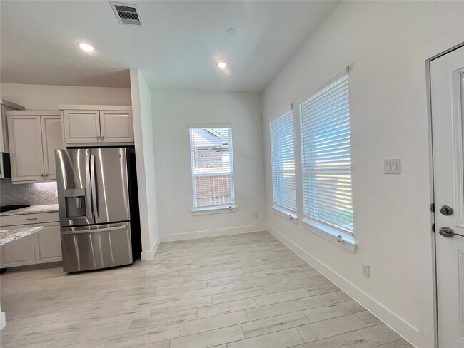 Building Photo - 2319 Forest Flower Wy