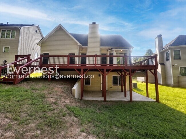 Building Photo - Limited Time Special Offer / 4 Bed, 4 Bath Home with Garage / Pet-Friendly / Vouchers Accepted / ...