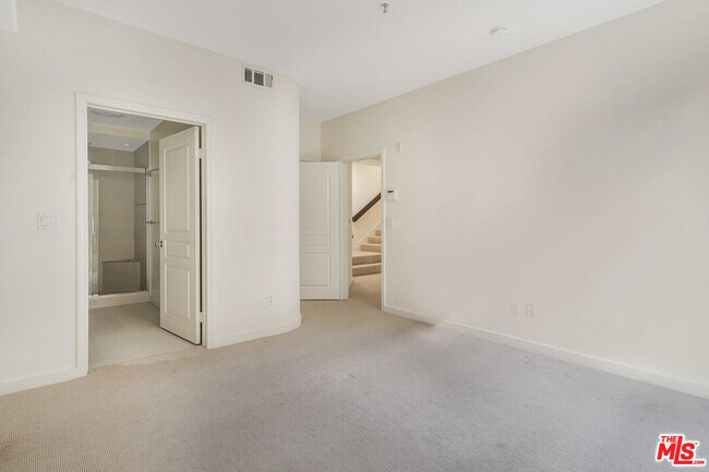 Building Photo - 13044 Pacific Promenade