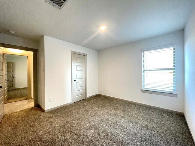 Building Photo - 3947 Everett Terrace Ln