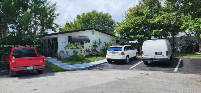 Building Photo - 1940 NE 31st Ct