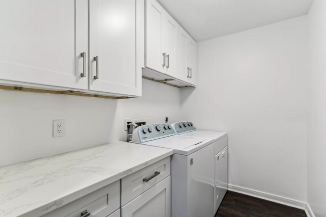 Building Photo - 3931 Bratton St