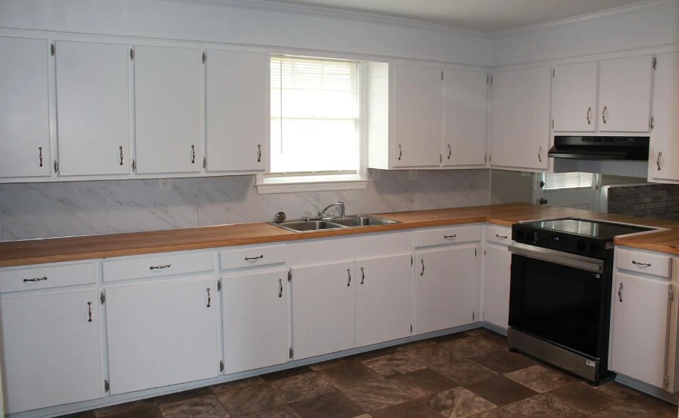 Building Photo - 335 Cinda Leigh Dr