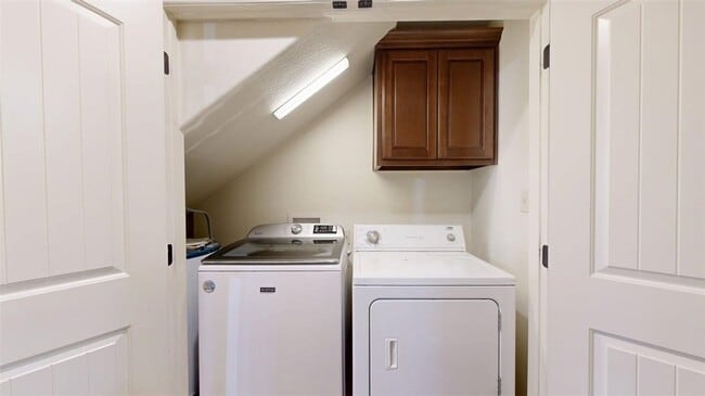 Building Photo - 458 Chimney Hill Dr