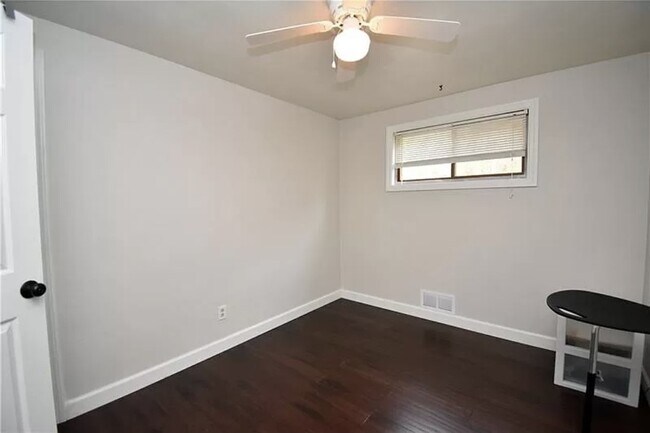 Building Photo - 216 Mira Ave