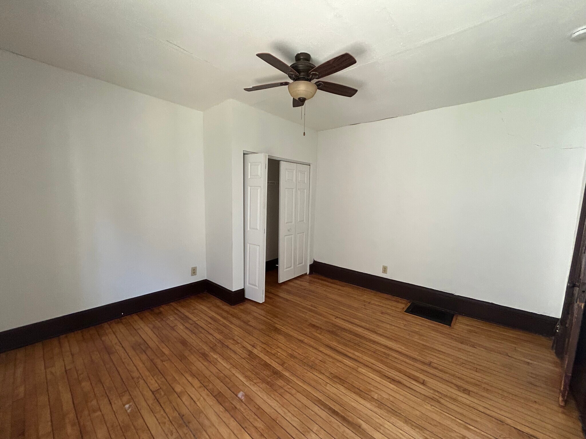 Building Photo - 118 S Blair St
