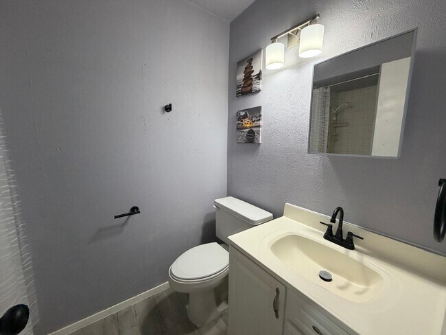 Building Photo - 110 Cimarron Ln