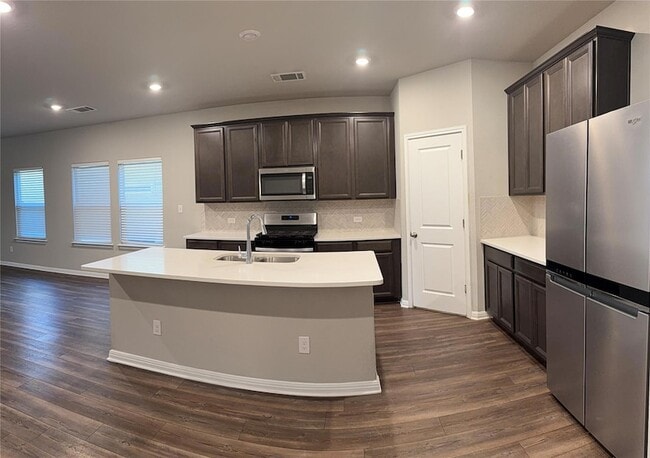 Building Photo - 104 Osier Pass