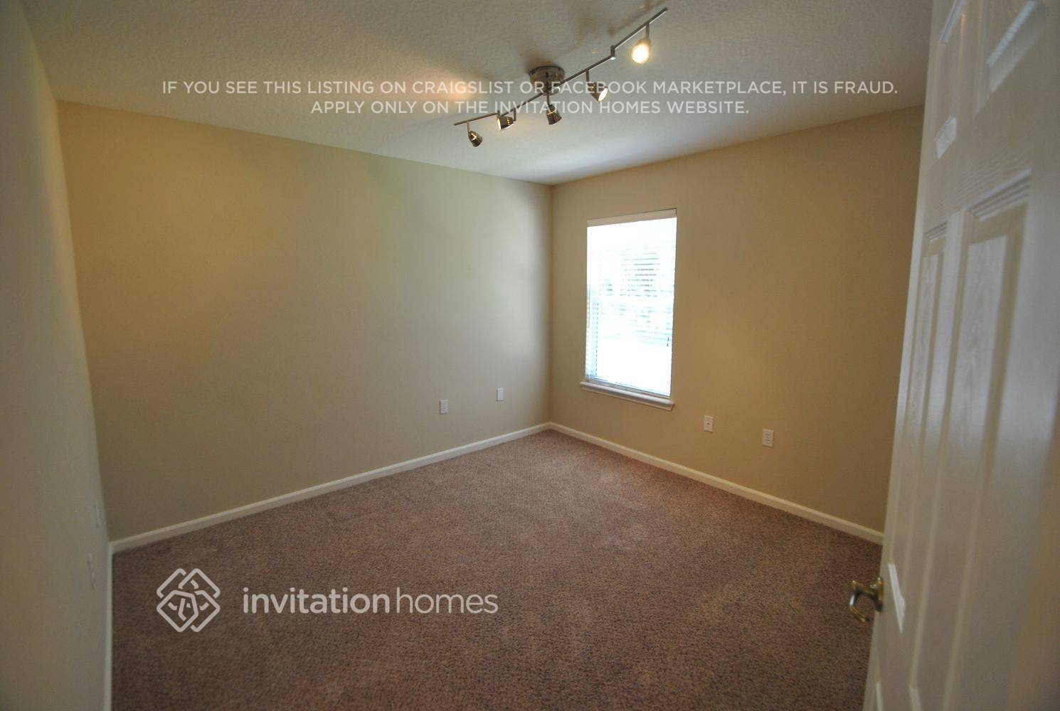 Building Photo - 8568 Glenbury Ct N