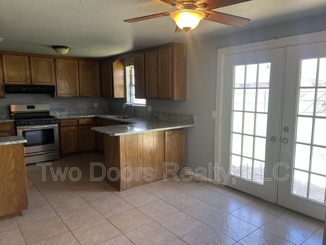 Building Photo - 1101 Teal Pl