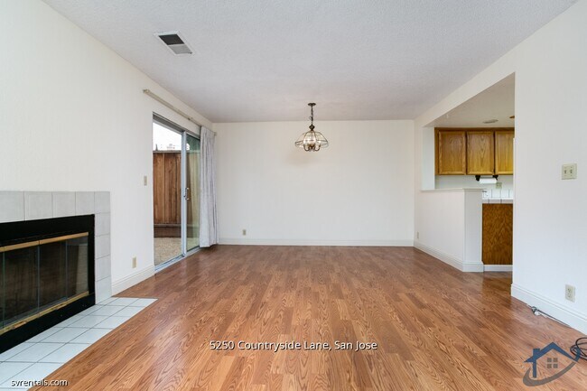 Building Photo - 5250 Countryside Ln