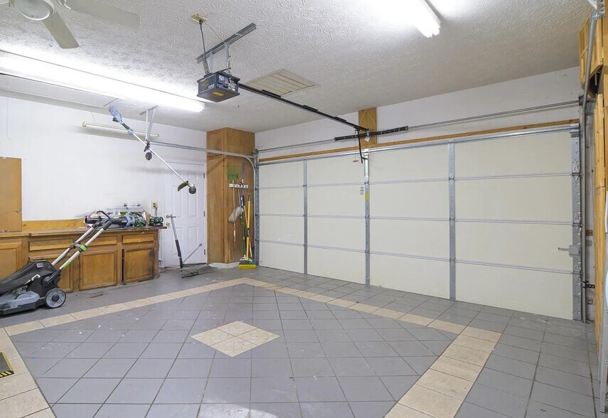 Building Photo - 9145 Fairhaven Pl