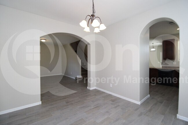 Building Photo - 947 S Utilis Dr