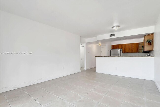 Building Photo - 5000 NW 79th Ave