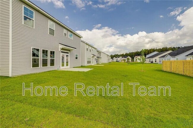 Building Photo - 113 Fenway St