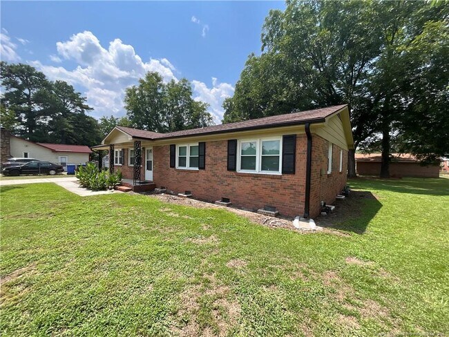 Building Photo - 1422 Grandview Dr