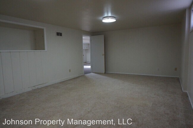 Building Photo - 3 br, 2 bath House - 2427 W. Rockwell Ave.