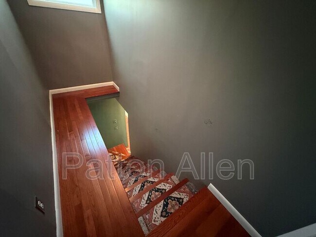 Building Photo - 44 Broadview Ave