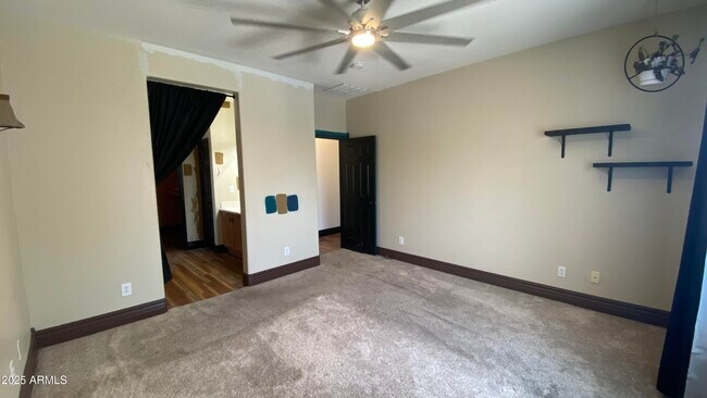 Building Photo - 39519 N White Tail Ln