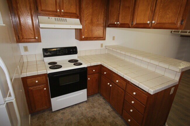 Building Photo - 3 Bedroom/2.5 Bath Townhouse in Heart of UTC