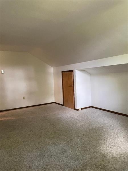 Building Photo - 525 Meadowlands Farm Ln