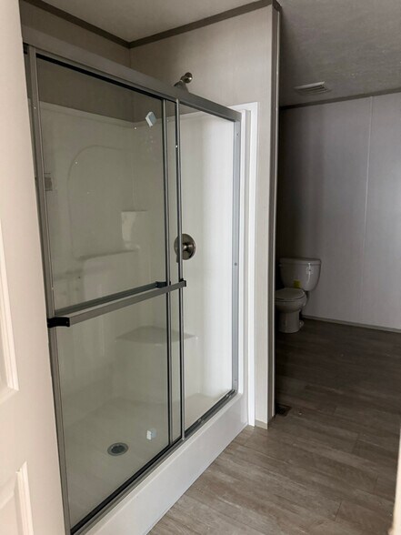 Building Photo - 118 Clara St