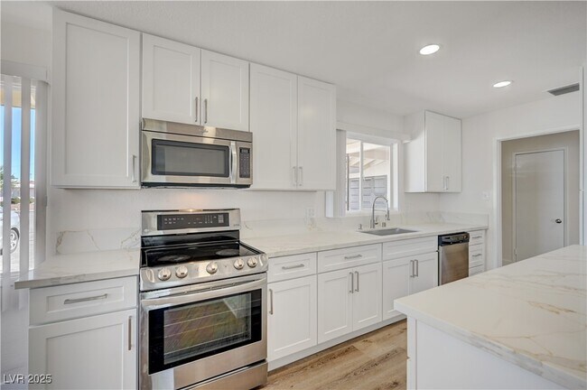 Building Photo - 3504 Pioneer Cir