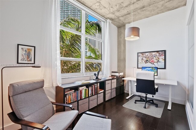 Building Photo - 2001 Biscayne Blvd